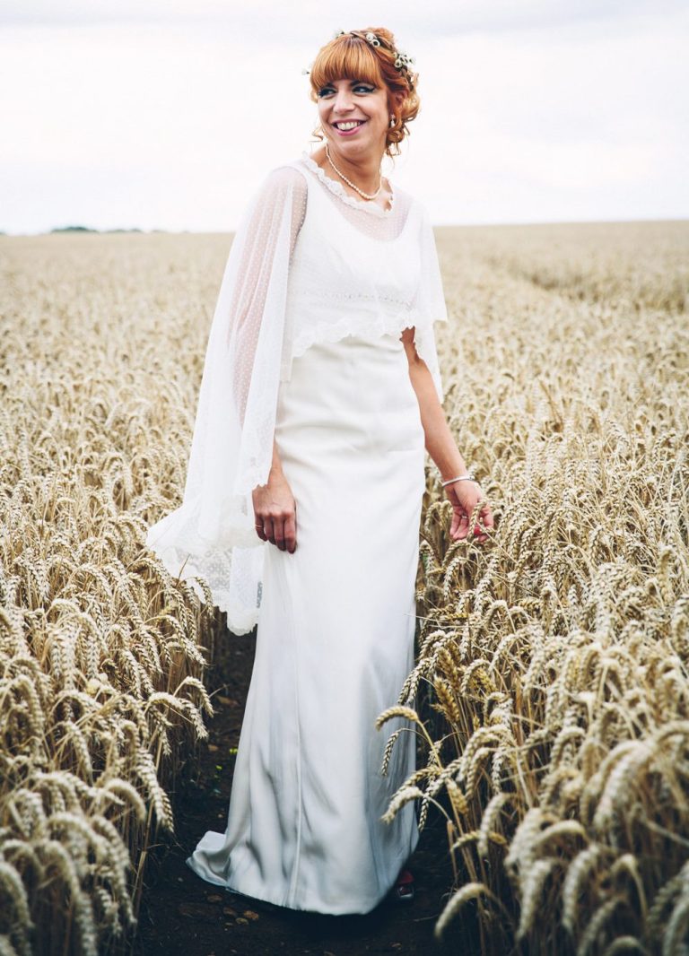 A short bridal capelet