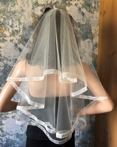 An organza edge veil